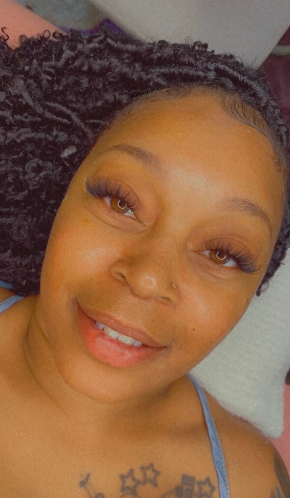 Eye Lash Extentions and Removal