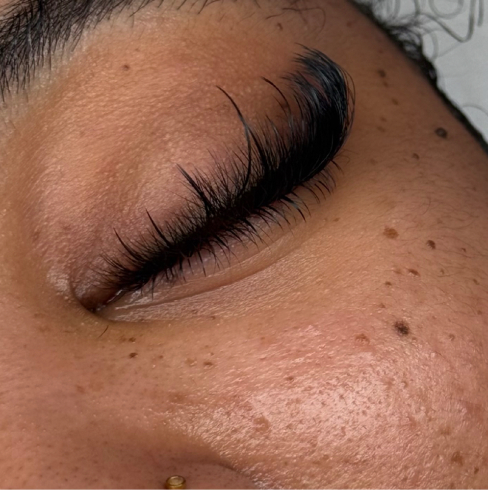 Wispy Light Vol Full-set at Diverse Esthetics in Depew, NY