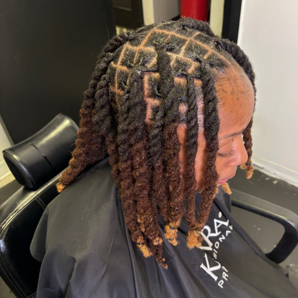 Royal Loc Retwist at KshareeKrowns in murfreesboro, TN