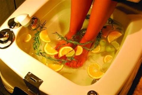Organic Pedicure (Regular Polish)