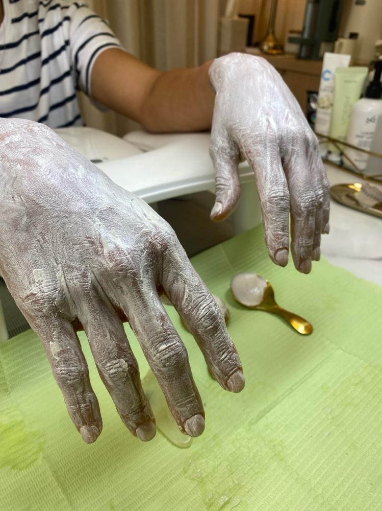 Hydrating hand mask