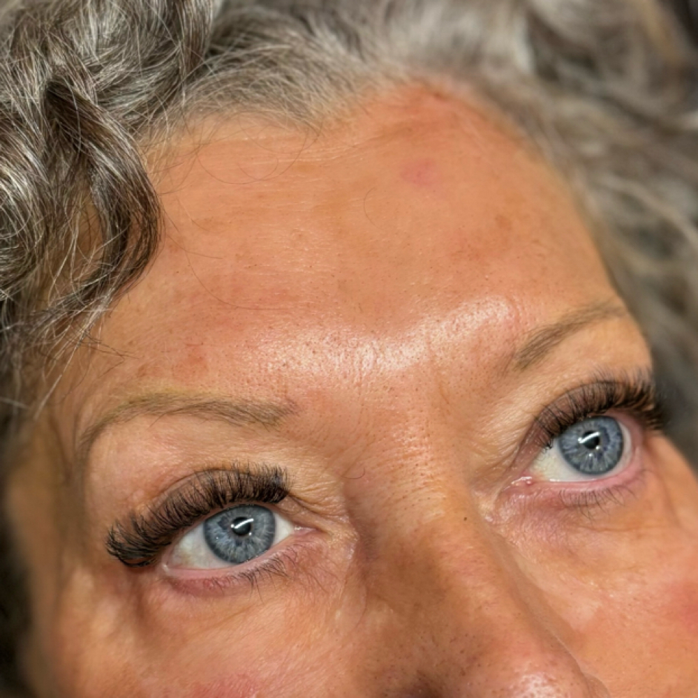 Light/Med Volume Eyelash Extensions at JLorraine Beauty in Wellston, OH