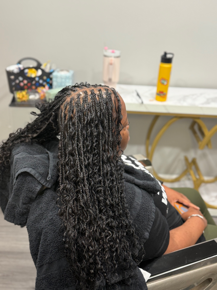 Women Braid Extensions at Chosen House of Styles in Somerset, NJ