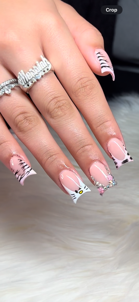 Duck nail shape