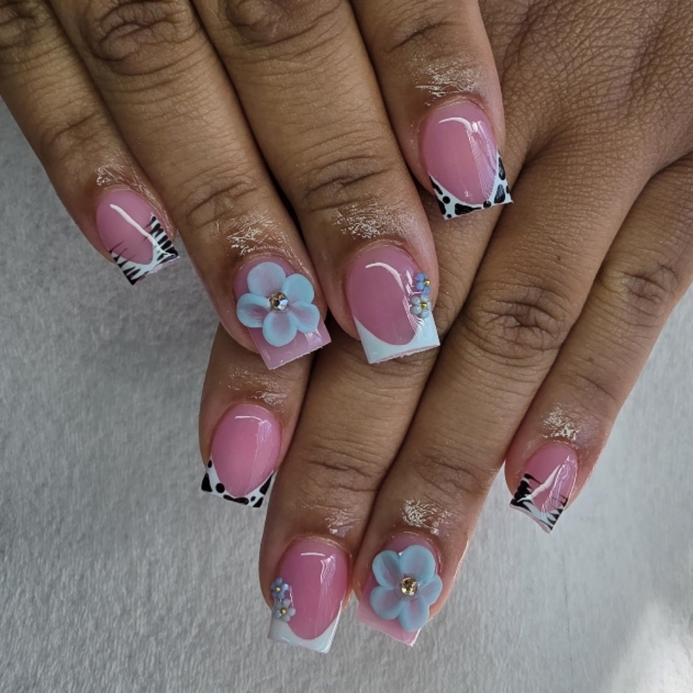 Short Fullset With Designs at WHODOYONAILS in Shreveport, LA