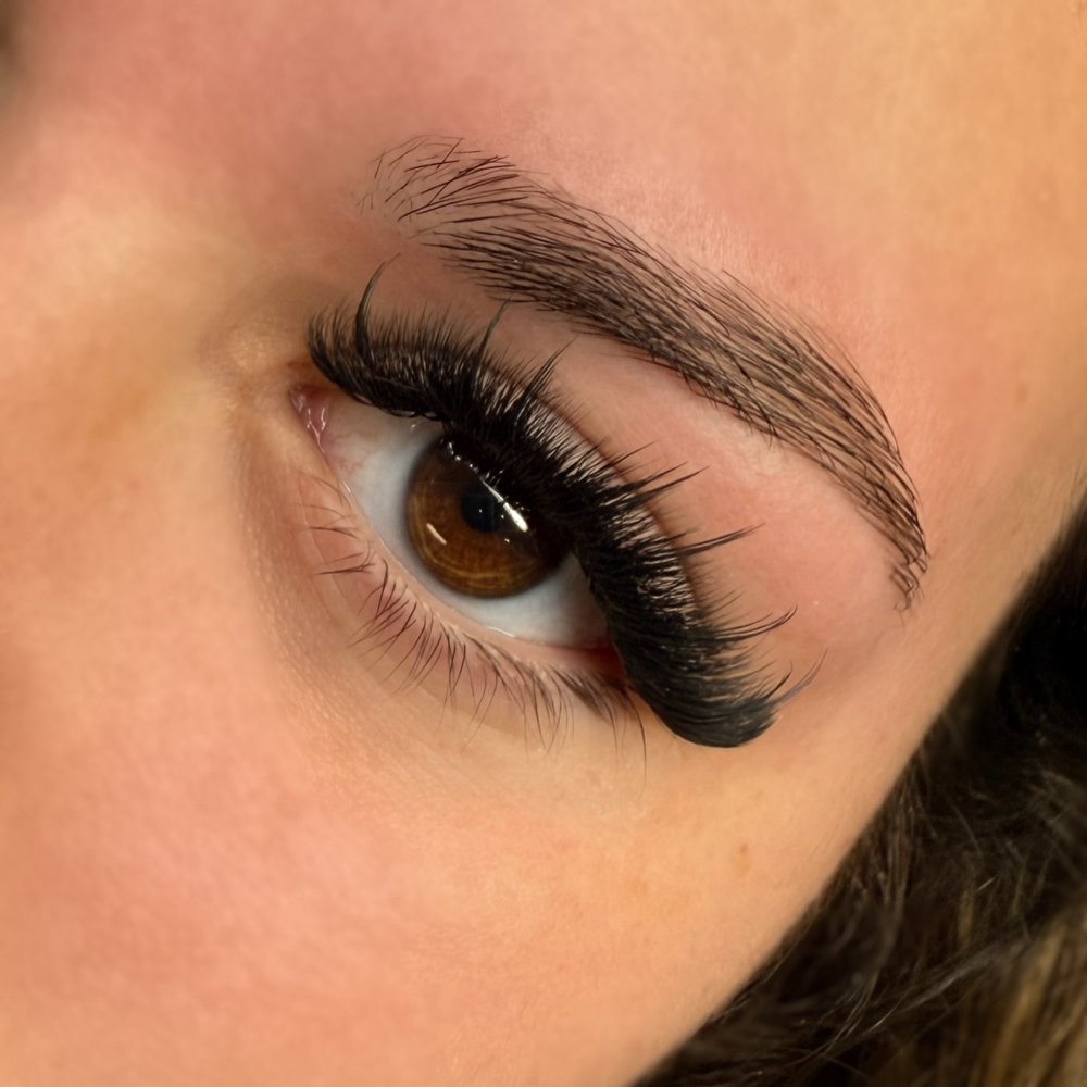 Eyebrow Wax at Enhancing Esthetics x Nikki, LLC in Rensselaer, IN