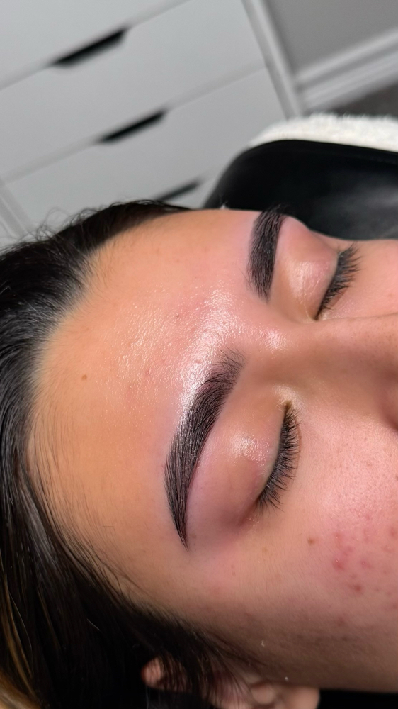 Hybrid Brow Dye & Shaping