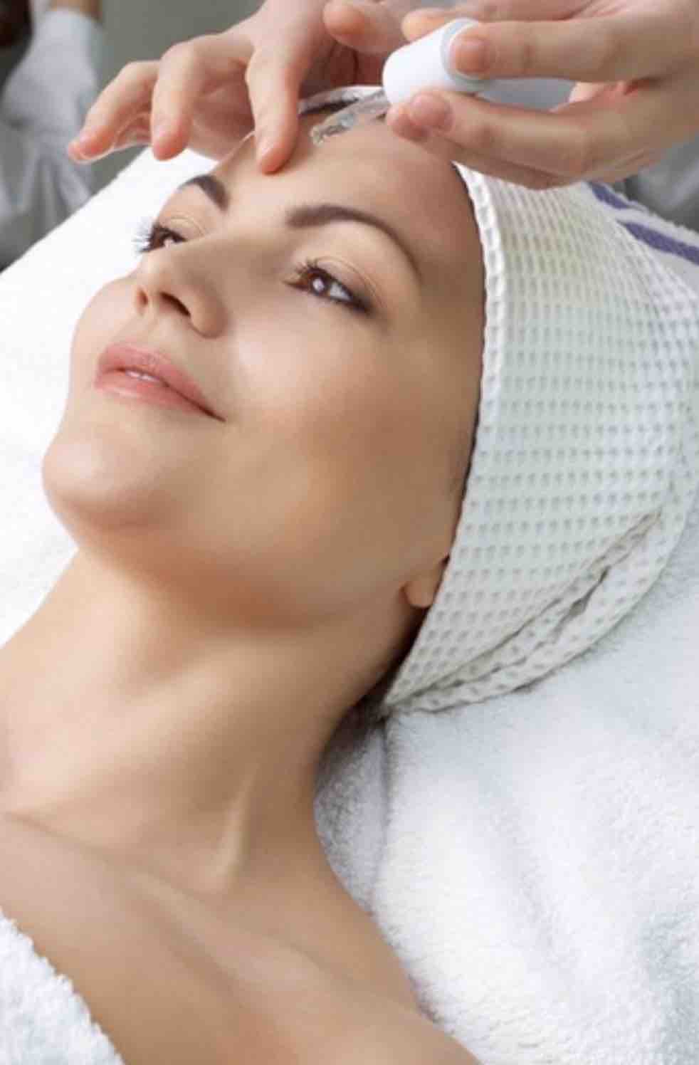 Facial With Microcurrent