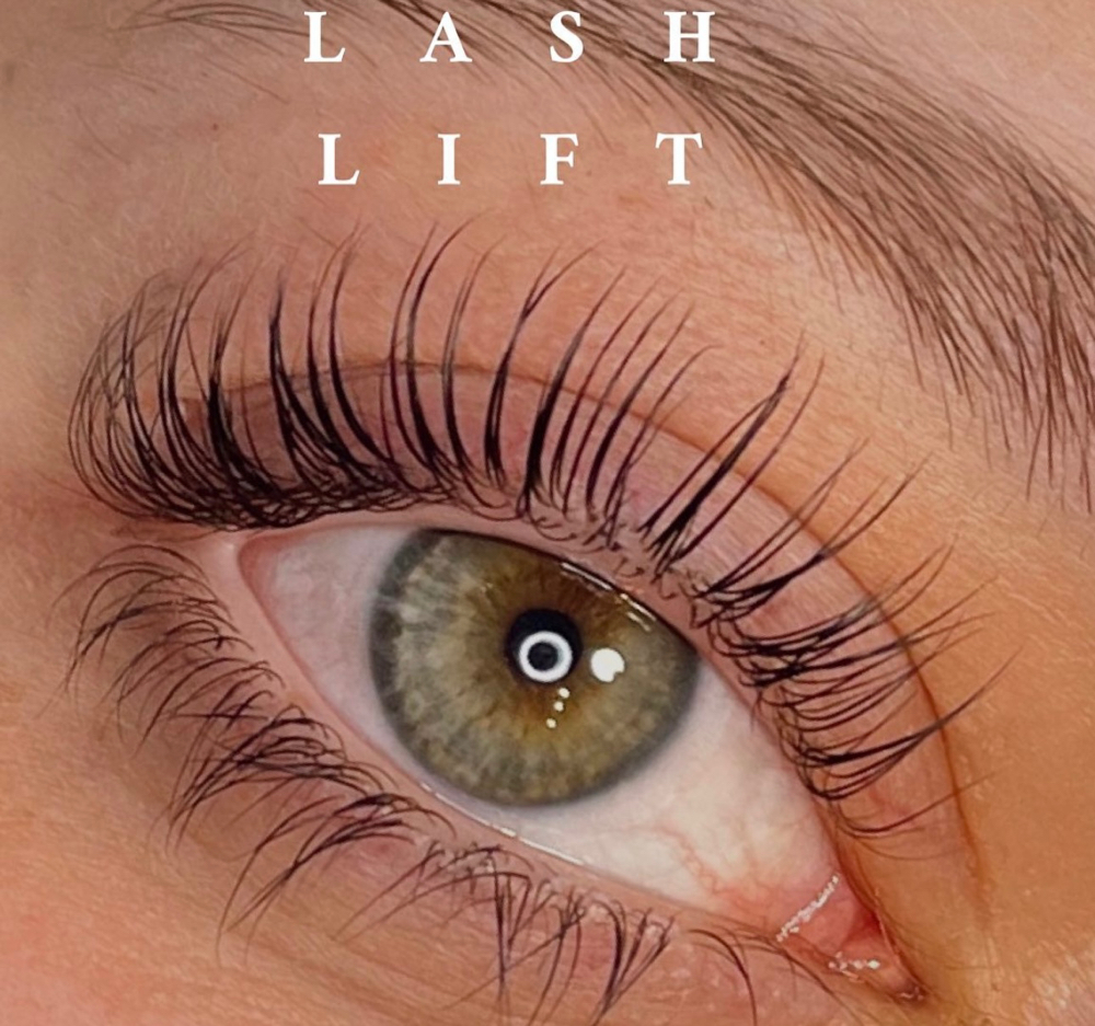 LASH LIFT AND TINT
