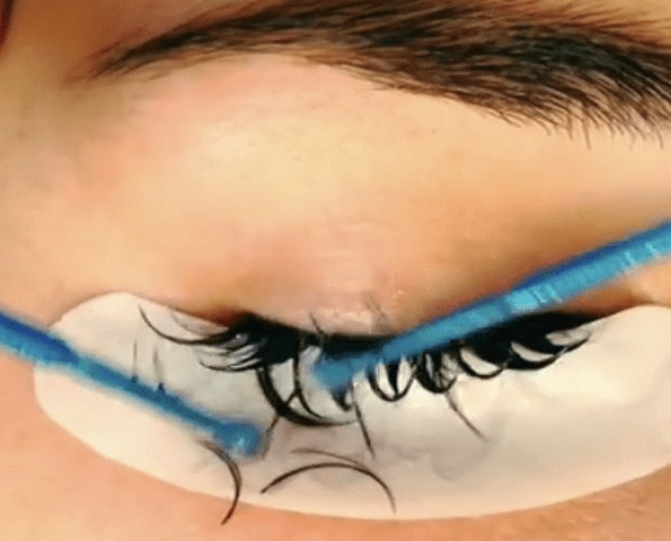 Lash Removal