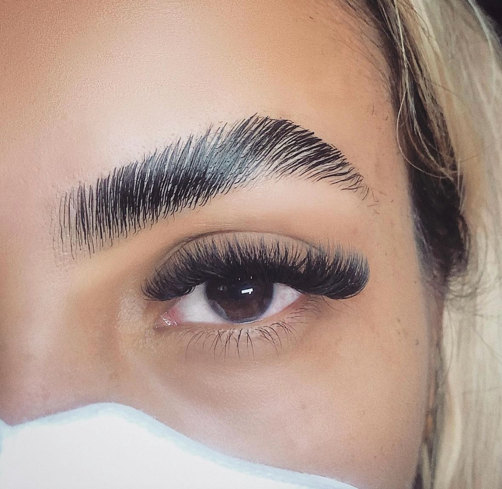 BROW SHAPE + LAMINATION