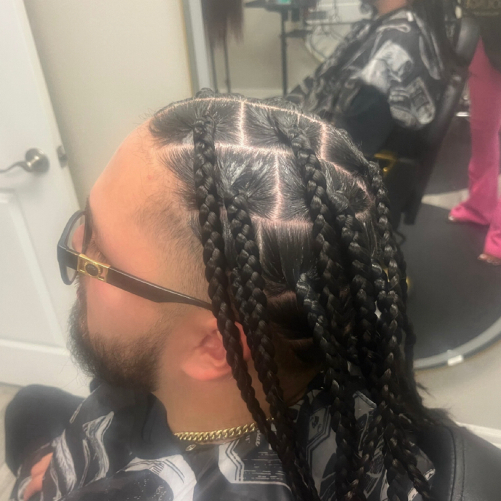Men Medium Knotless at Glow Braid Lounge in Pearland, TX