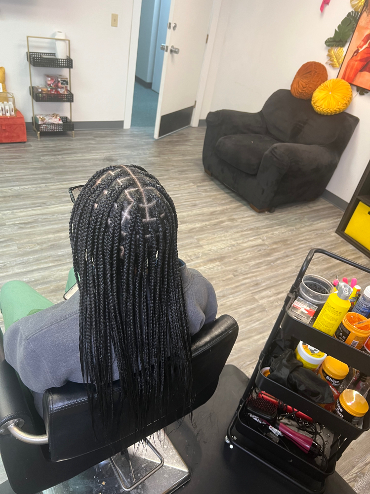 Medium Knotless
