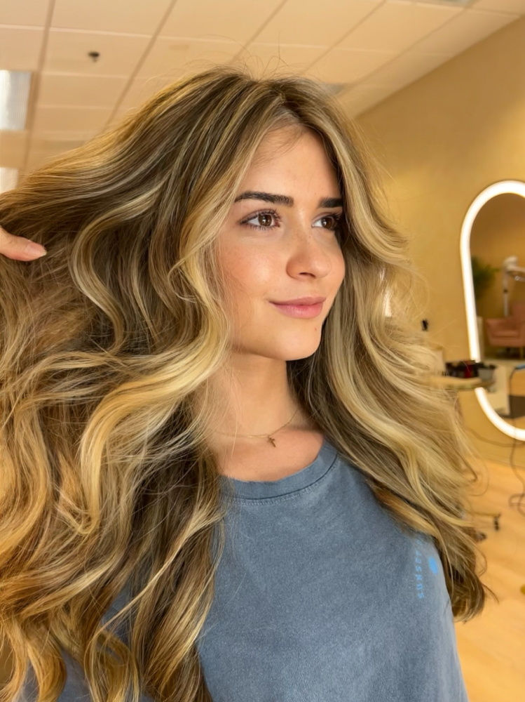 Full balayage + Blowout