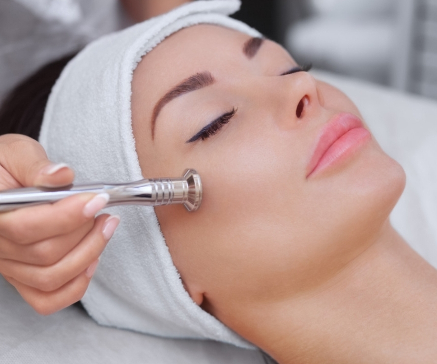 V-line Lifting Facial