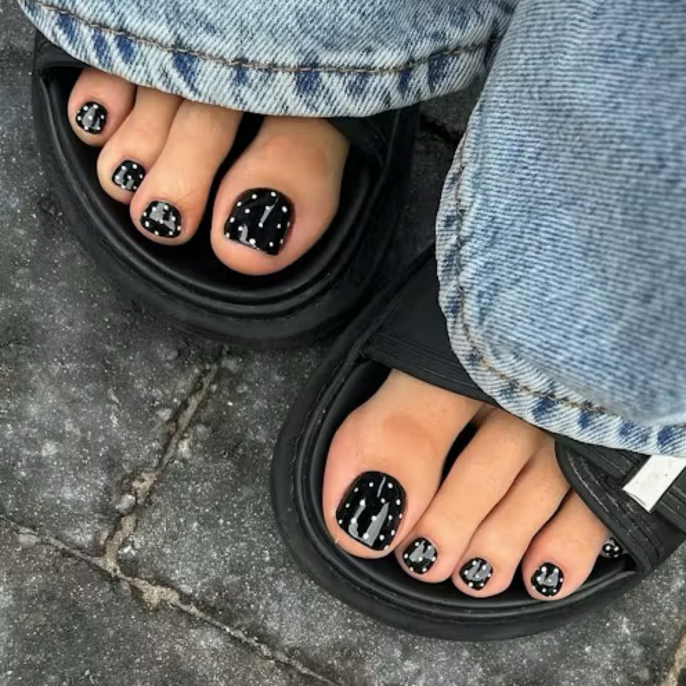 Polish Change (Feet) at Champagne Nails NWA in Rogers, AR