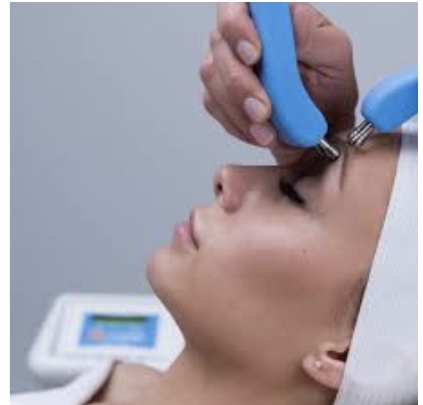 Microcurrant Eye Treatnent