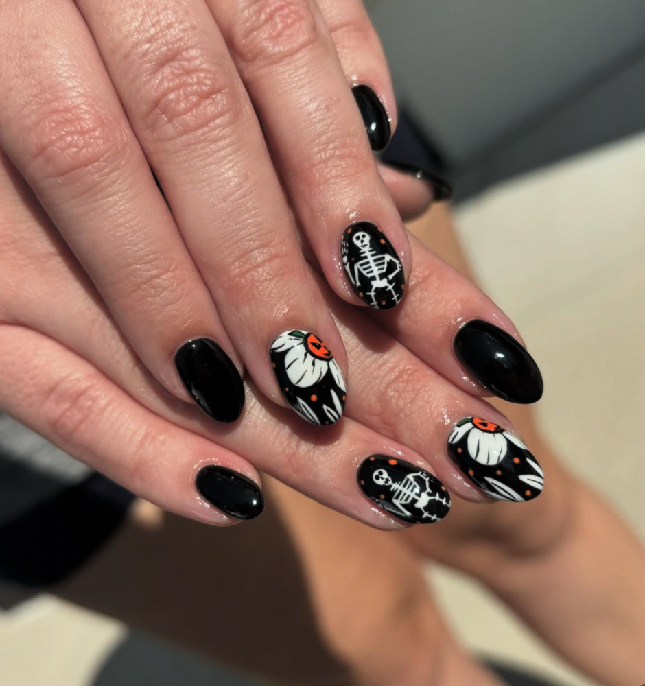 Level 3 Nail Art (2-3 Nails)