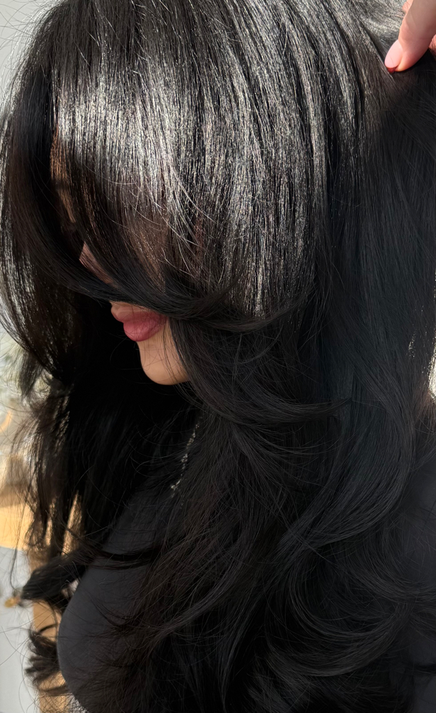 Womens Haircut + Blowout at Divine Beauty Lab in Chicago, IL