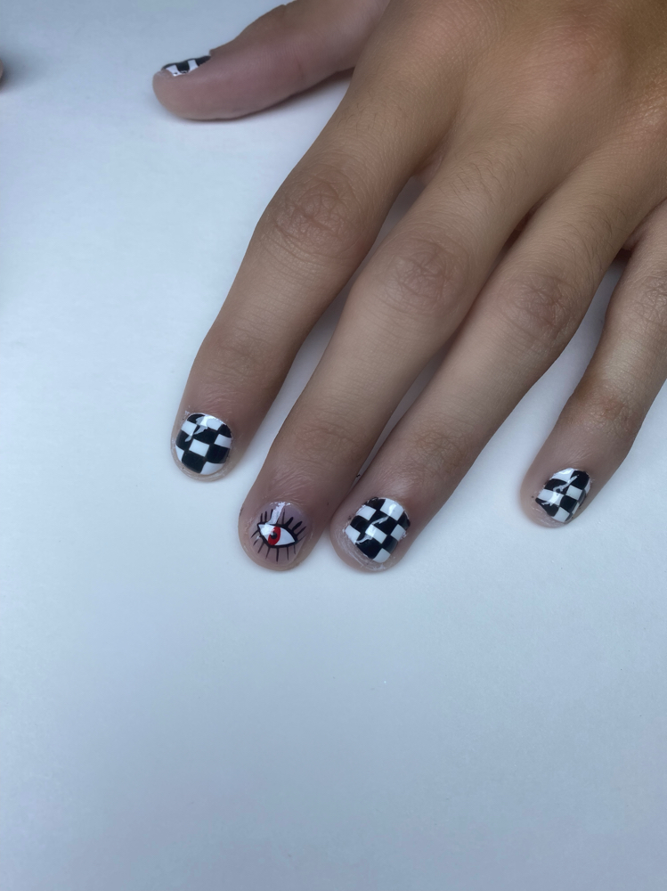 Gel Polish Manicure With Designs