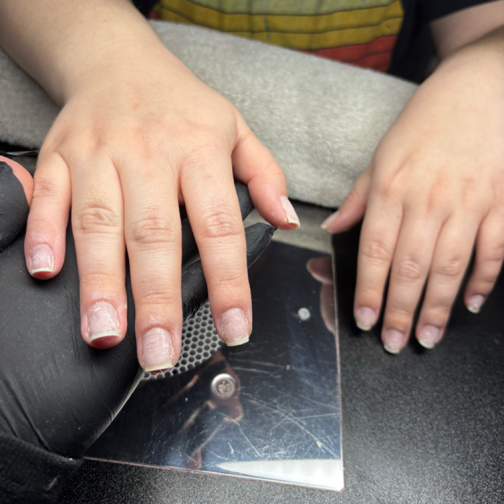 Removal/Soak Off Service at Dream Nails LLC in Maeystown, IL