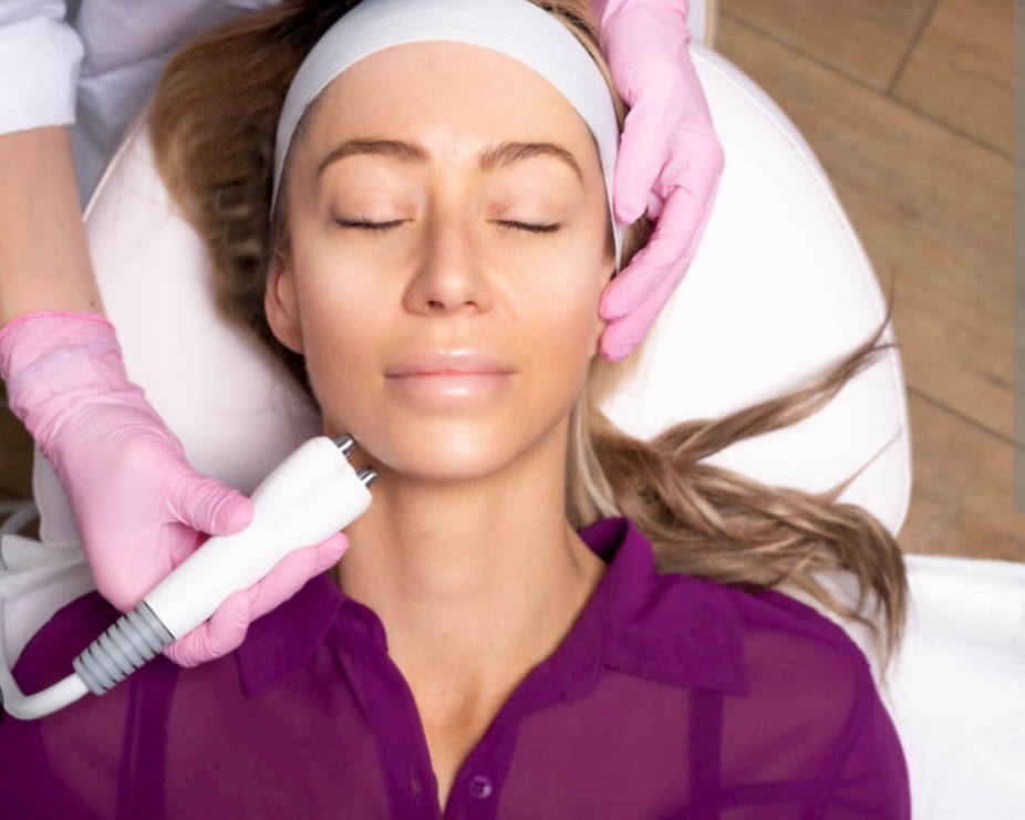 Jawline Sculpt at Renue Spa And Wellness in Joliet, IL