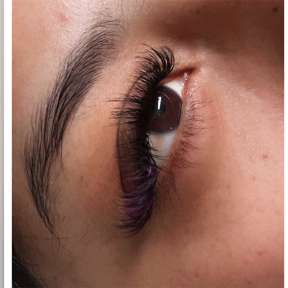 Pestaña Hibrida con Volumen Medio