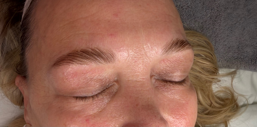 Brow Lamination & Tint