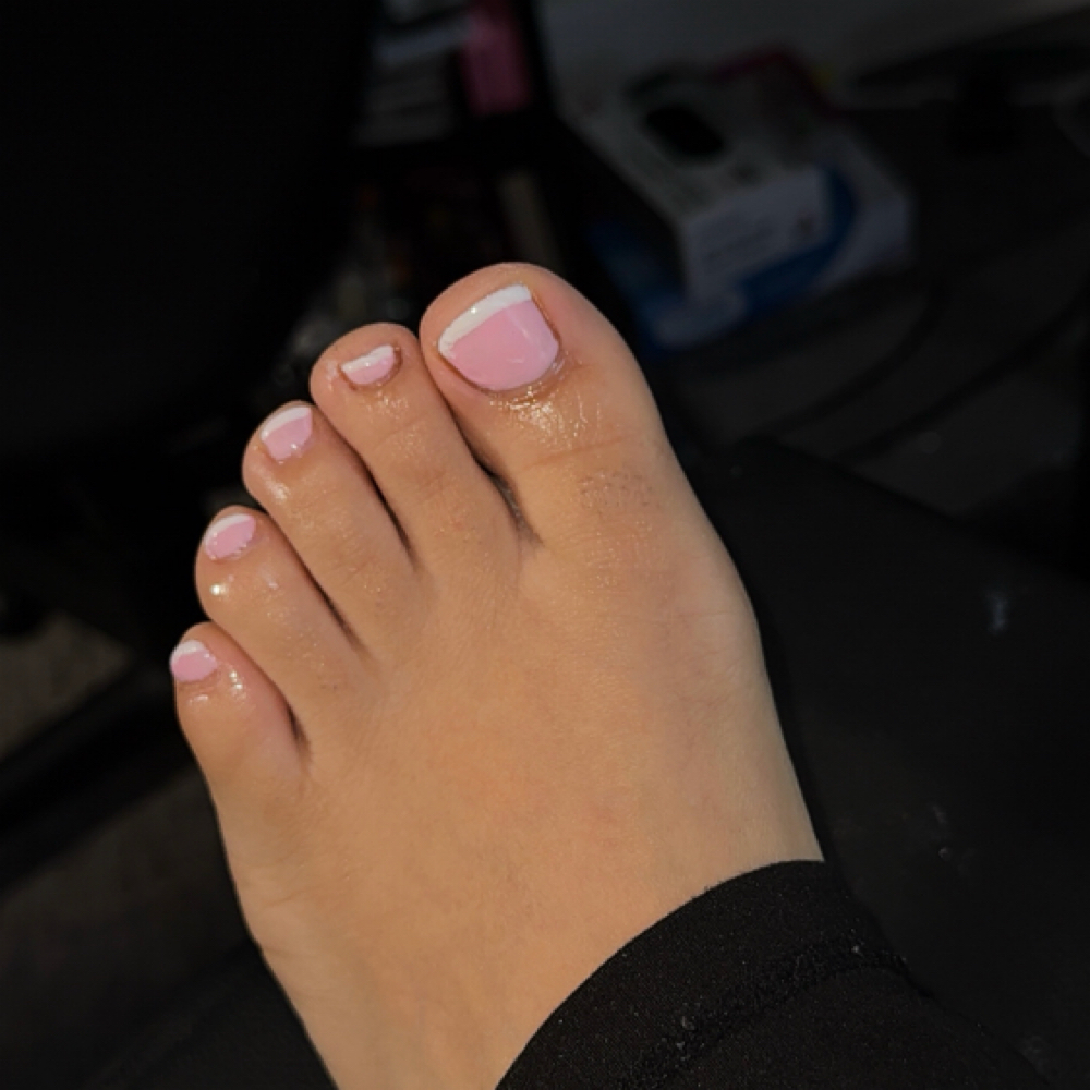 gel pedi at luv.2beauty in buckeye, AZ