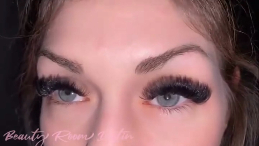 Eyelash Extensions Mega Volume Full Set