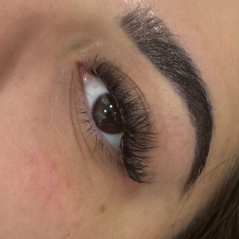 Hybrid Lash Extension Full Set at Lash & Luxe Esthetics in Shorewood, IL