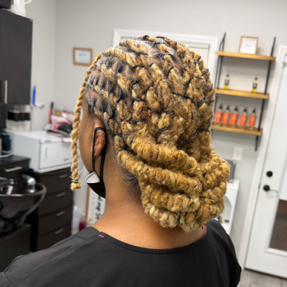 Mid Back Retwist +Advance Style at Goddess Glow Loc Studio in Chattanooga, TN