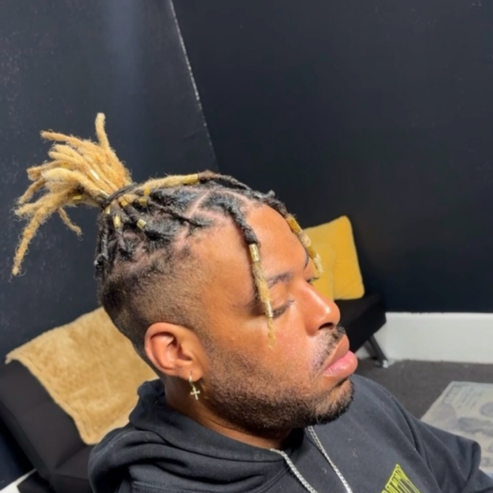 Retwist (Top Of Head) at Juicy Braidz in San Diego, CA