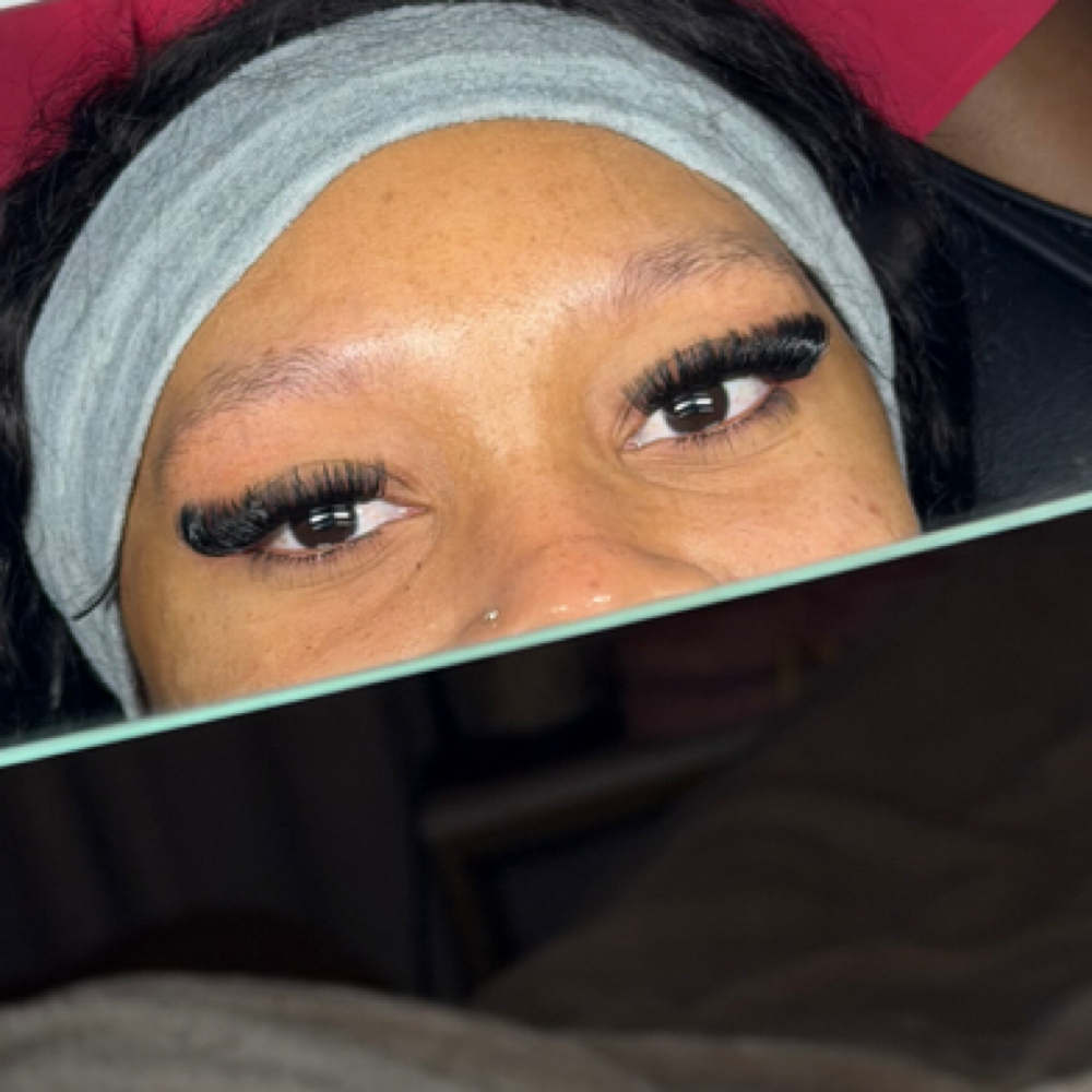 SMOKEY EYES KLUSTERS🖤 at Pheebeesbeautybar in Palm Bay, FL