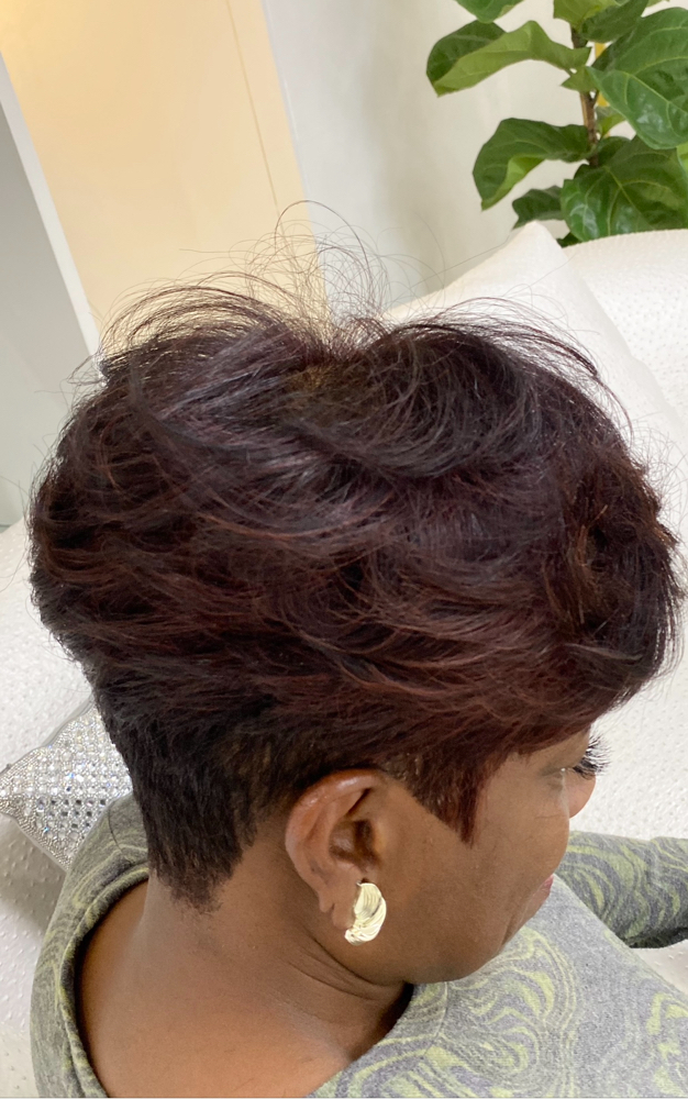Shampoo Style at Shonte’s Chateau in Creve Coeur, MO