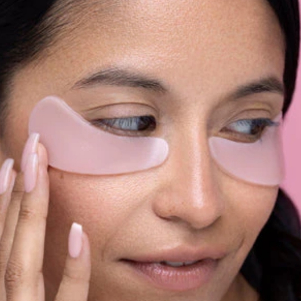 Under Eye Gel Mask Add-on at Full Moon Waxing & Spellbound Skin in St. Petersburg, FL