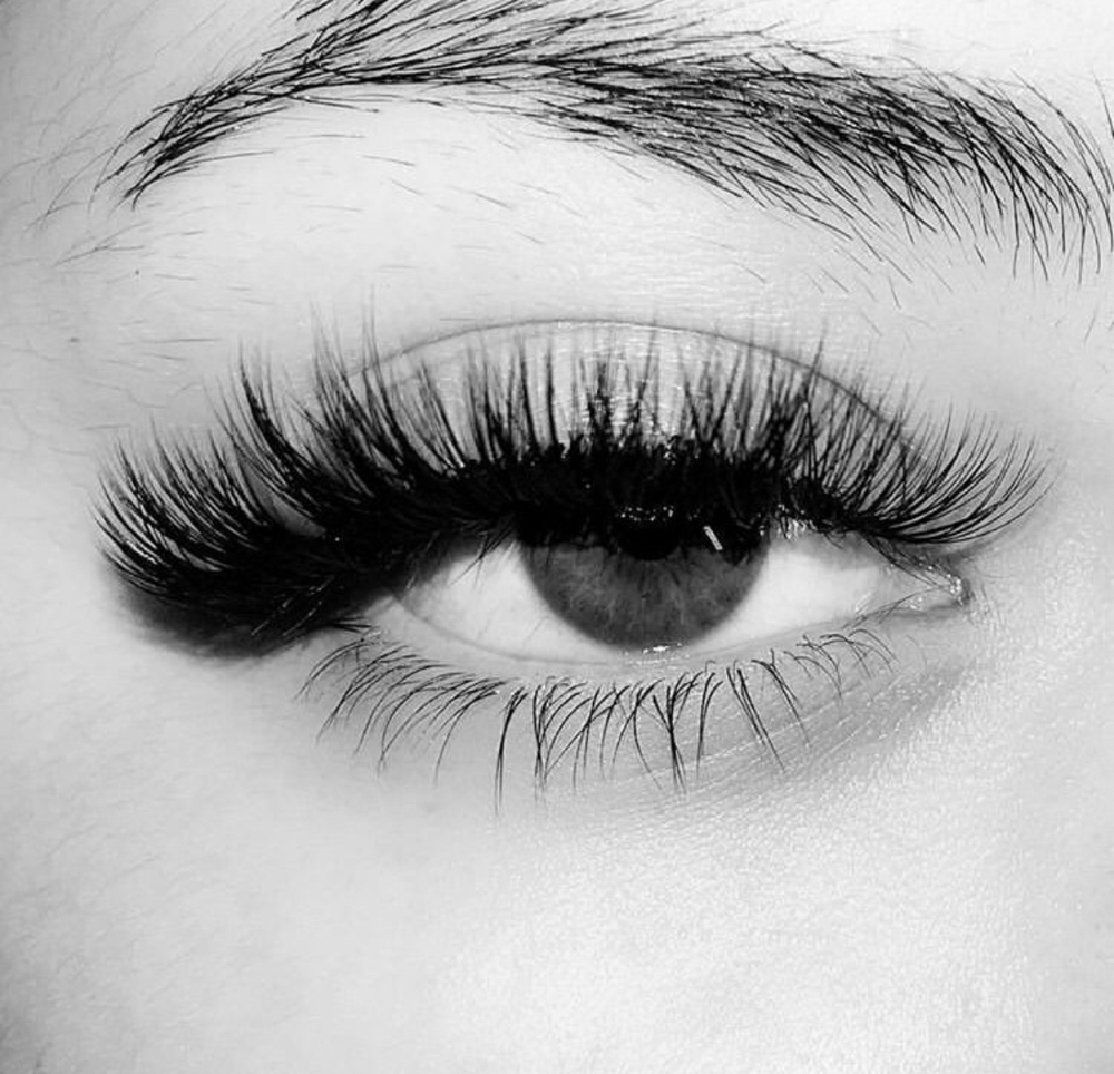 Volume Full Set with Lash Artist