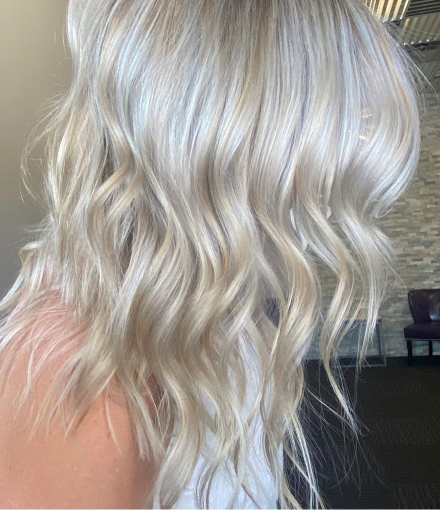 Mega Highlight at Bombshell Beauty Bar @Evince salon in Vancouver, WA