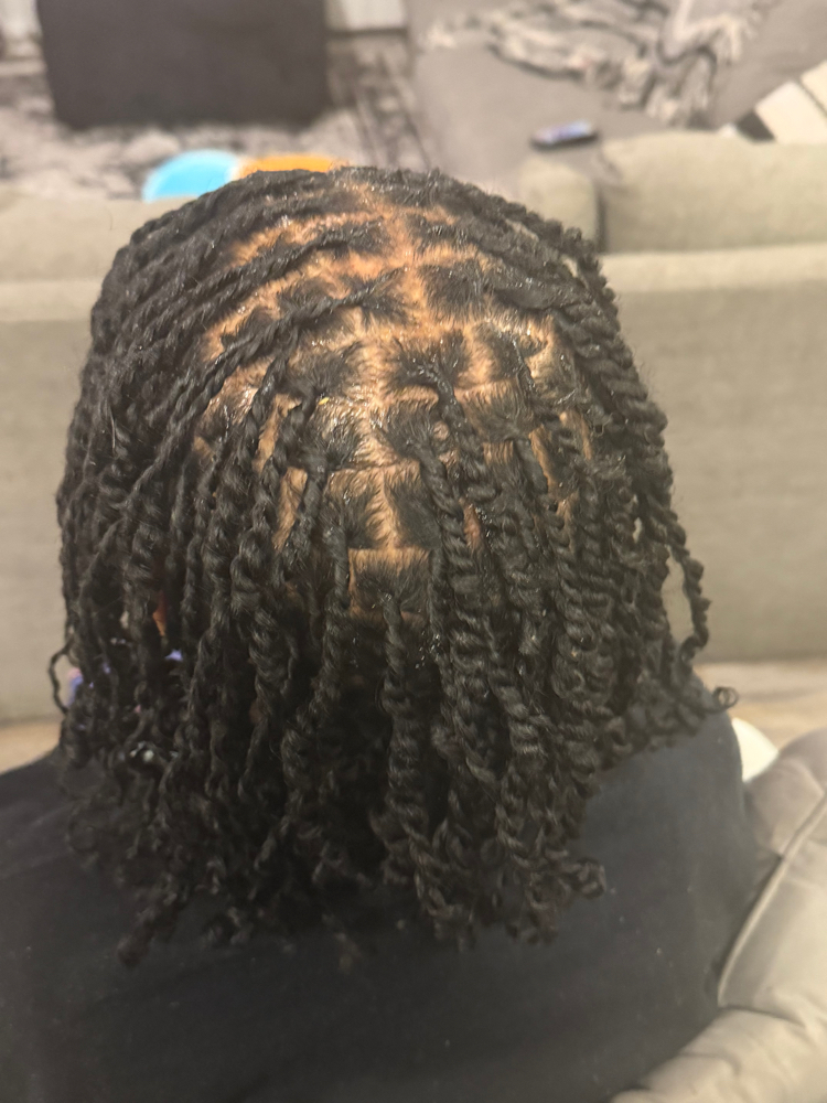 Traditional Medium Starter Loc at FoxxiLoxx in Duncanville, TX