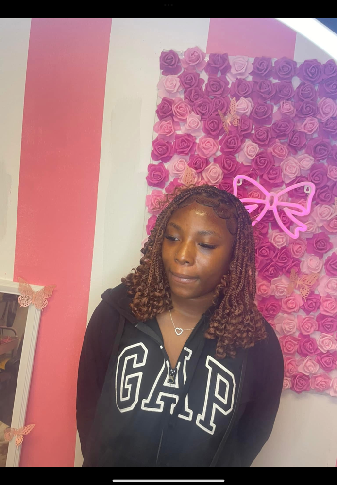 Short Knotless W Curls(sm)
