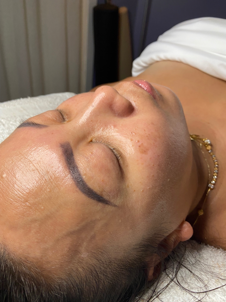 Customized Facial (90 Minute)