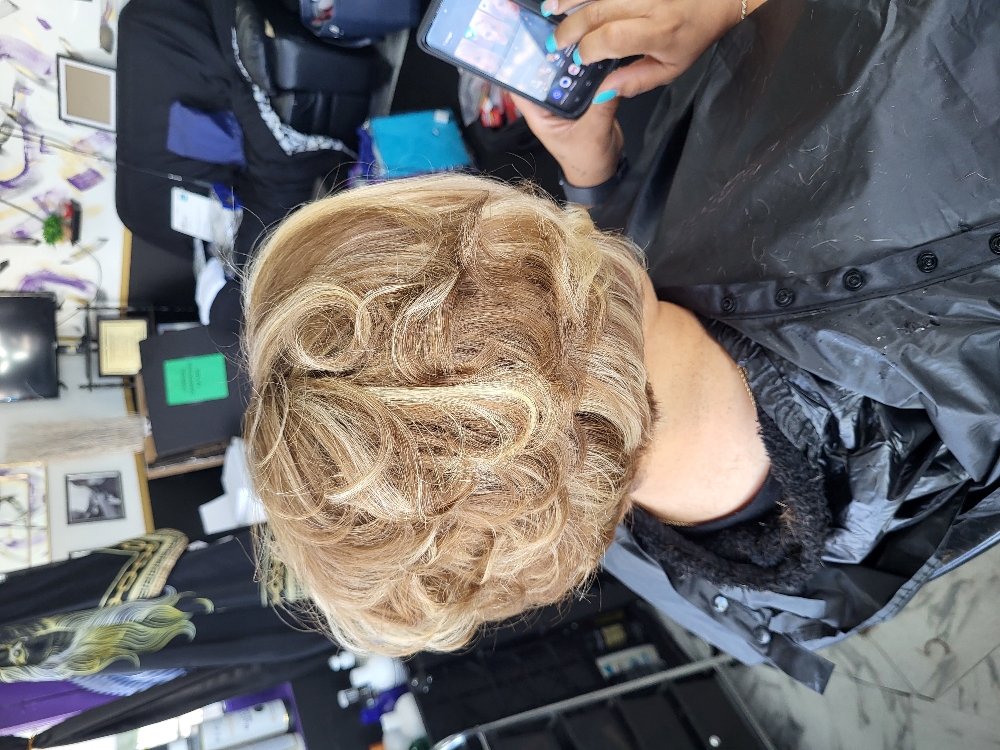 Women's Hair Cut
