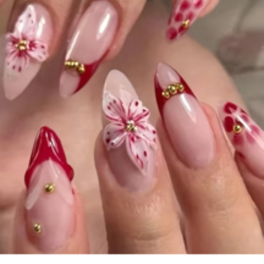 3D Designs at Nails by Caro in Carpentersville, IL