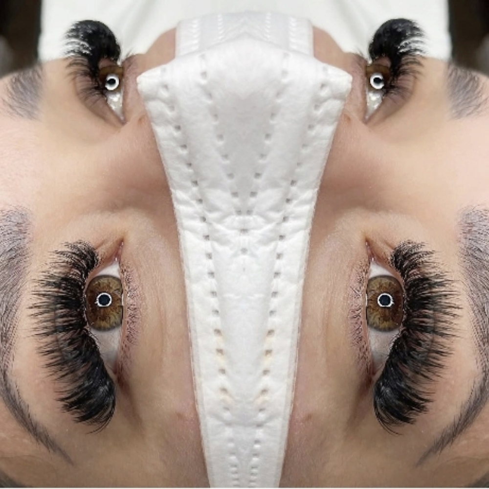 Set completo de volumen y 3D volume at Dream lashes and brows in Glendale, AZ