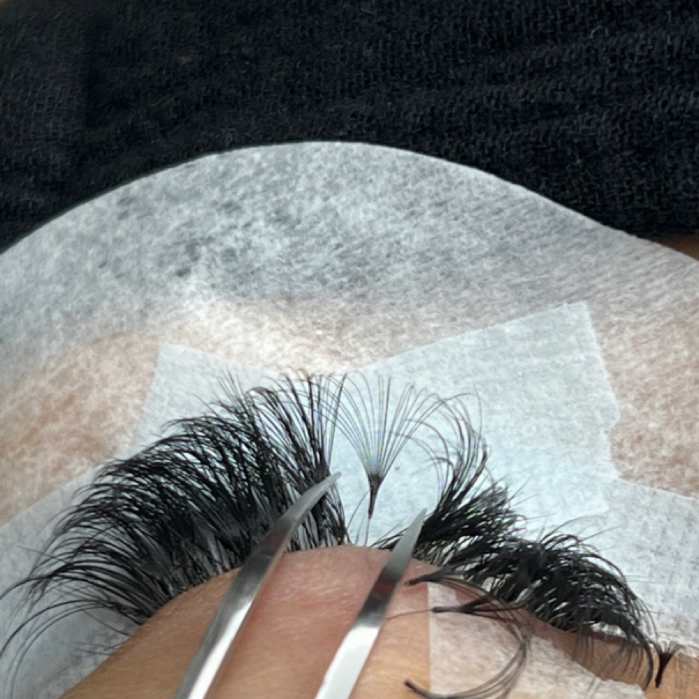 Mega Volume Weekly Refill at Cosy Aesthetic in Glendale, CA