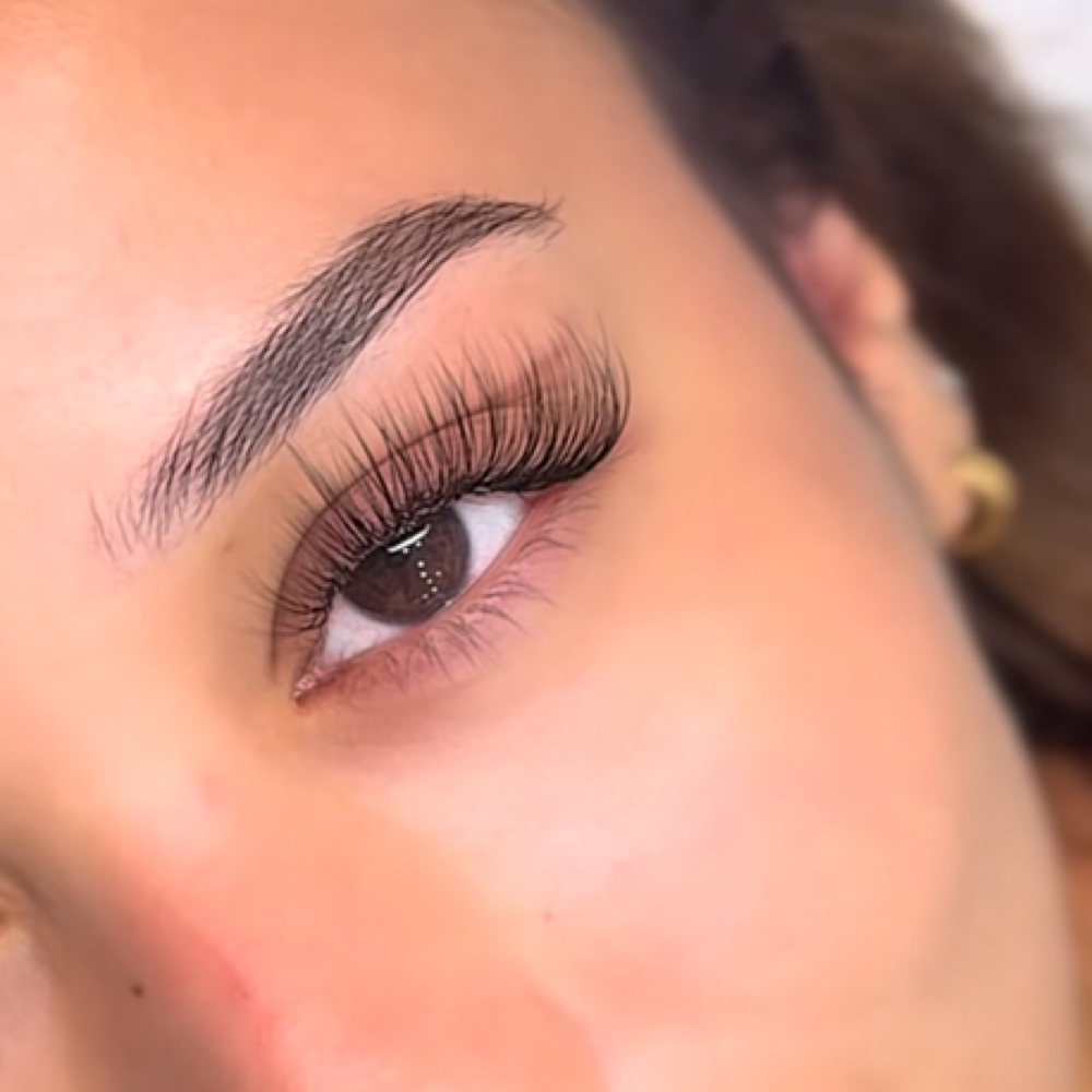 Velvet Lash Set at La Vie Makeover Studio in Elmwood Park, NJ