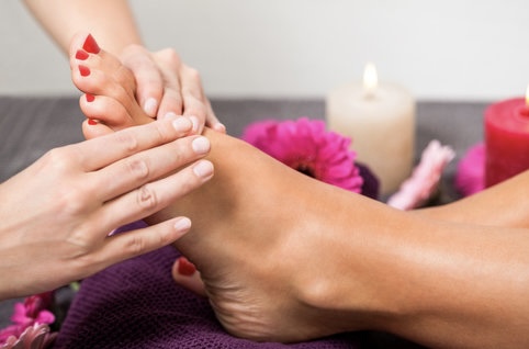 DELUXE PEDICURE WITH REGULAR POLISH