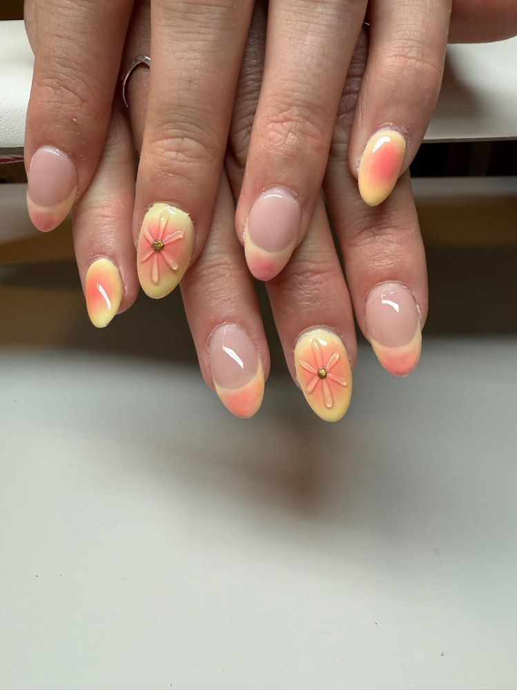 Detailed nail art