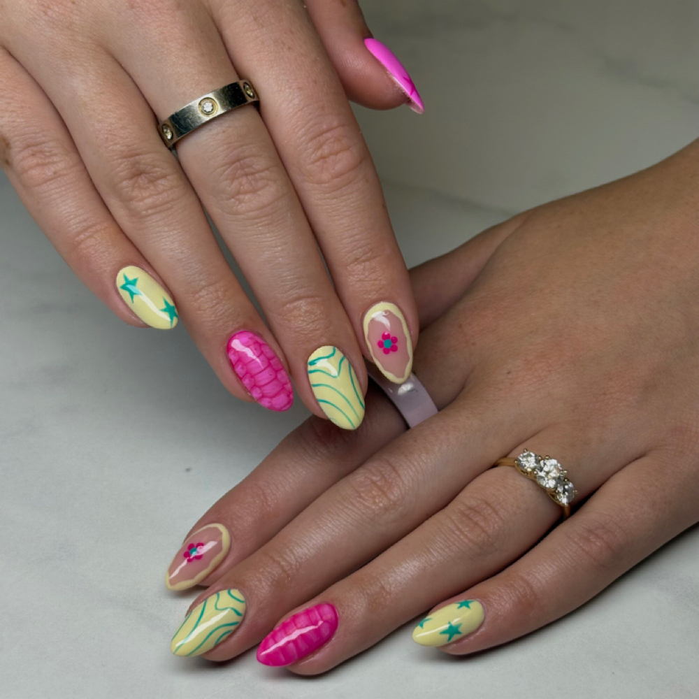 s/m signature art at nailsbyhnl in saint albans, WV