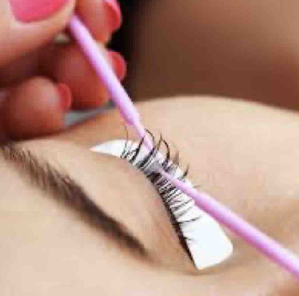 Eyelash Extension Removal